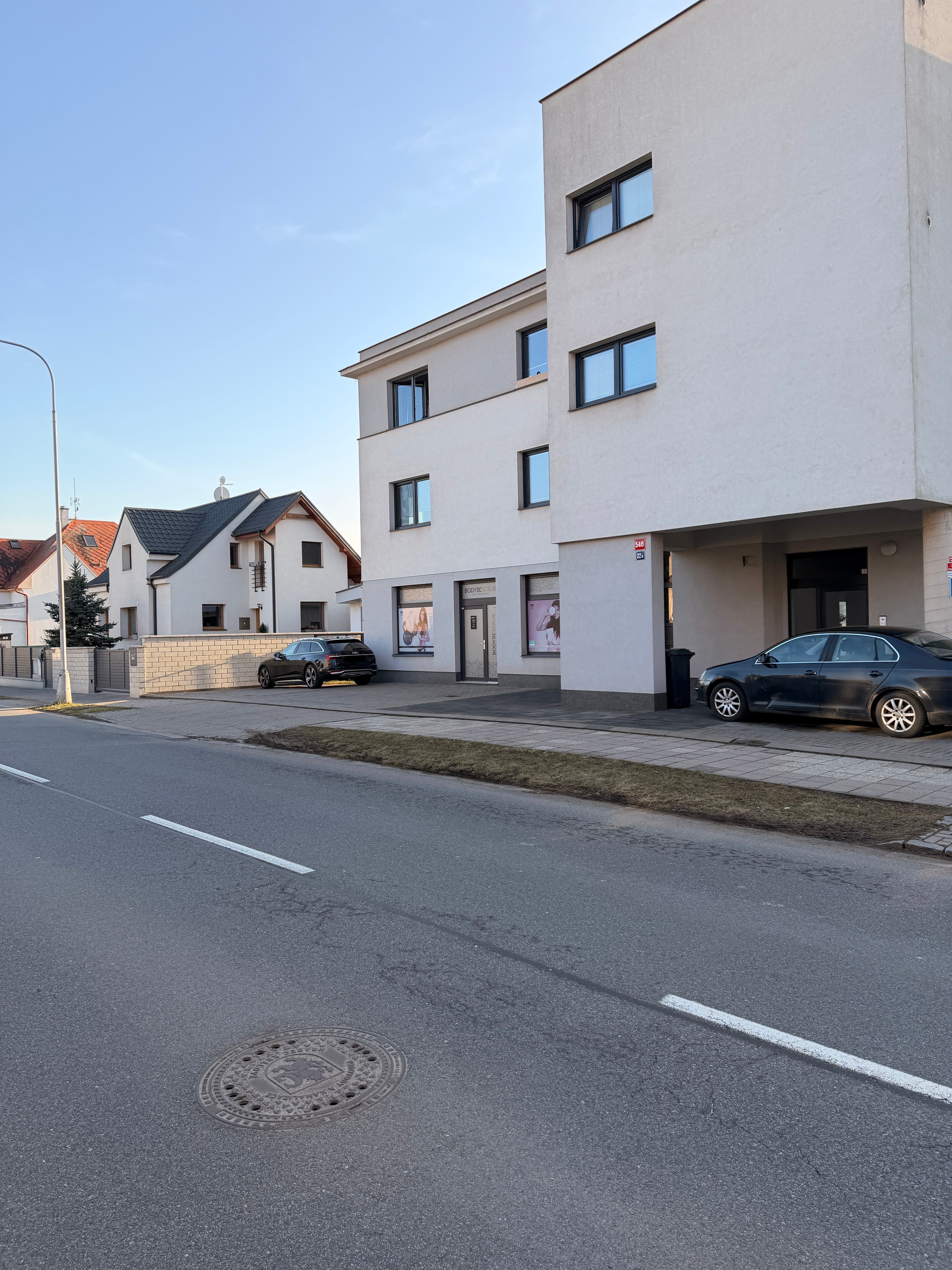 Budova sídla, showroomu a kanceláře BODYBE v Hradci Králové
